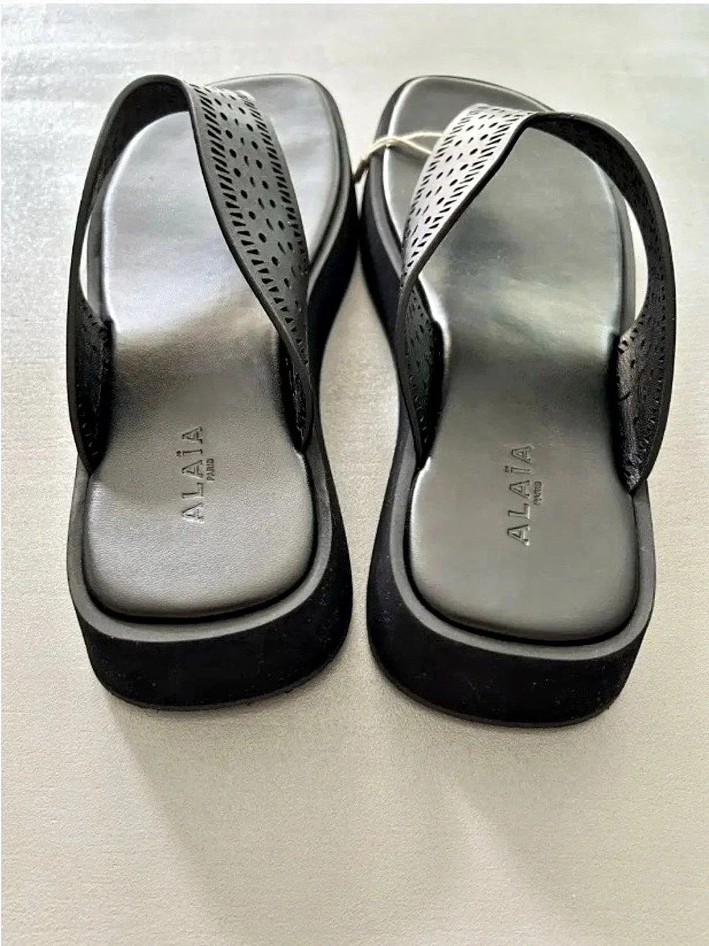 Alaïa Vienne Thong Platform Sandals Black Sz 41